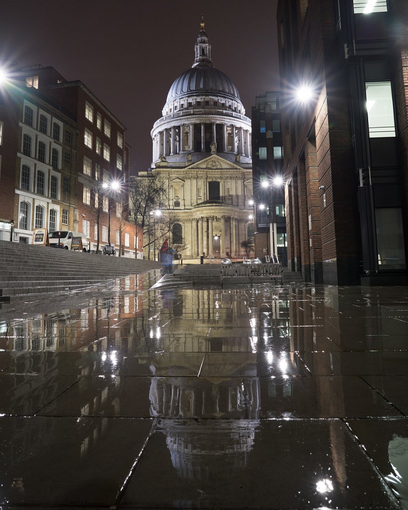 London is pretty on cold rainy nights